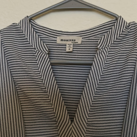 Striped Peplum V-neck Top - Picture 3 of 3
